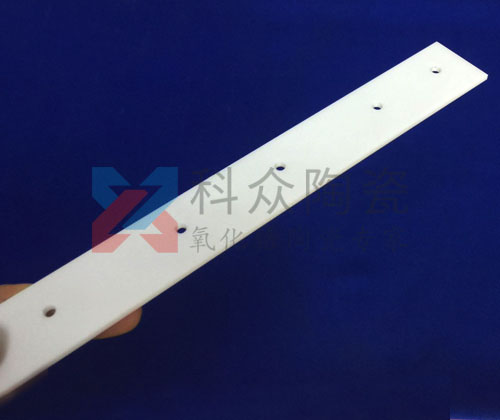 在獲得高純氧化鋁粉體后如何燒結(jié)制備胚體？