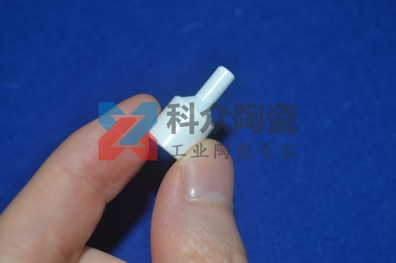 氧化鋯陶瓷推桿的特點(diǎn)體現(xiàn)在什么方面？