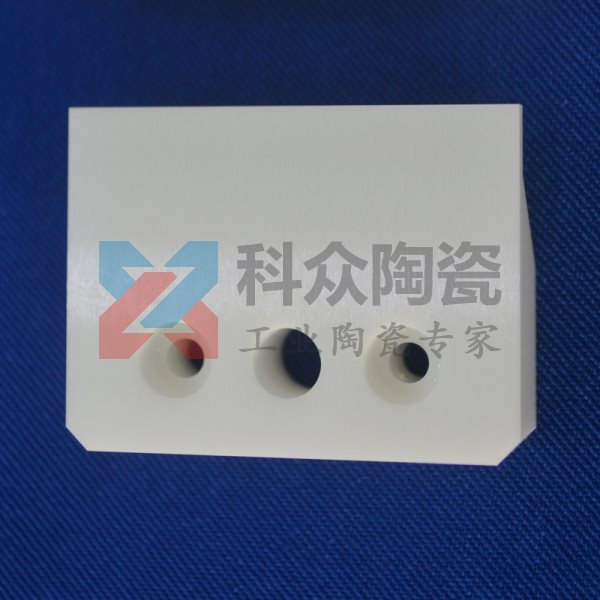 氧化鋯陶瓷的力學(xué)性能體現(xiàn)在哪些方面？